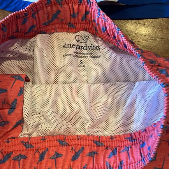 1 pair of Boys Vineyard Vines swim trunks size small 8-10. Each sold separate. - Picture 2 of 3